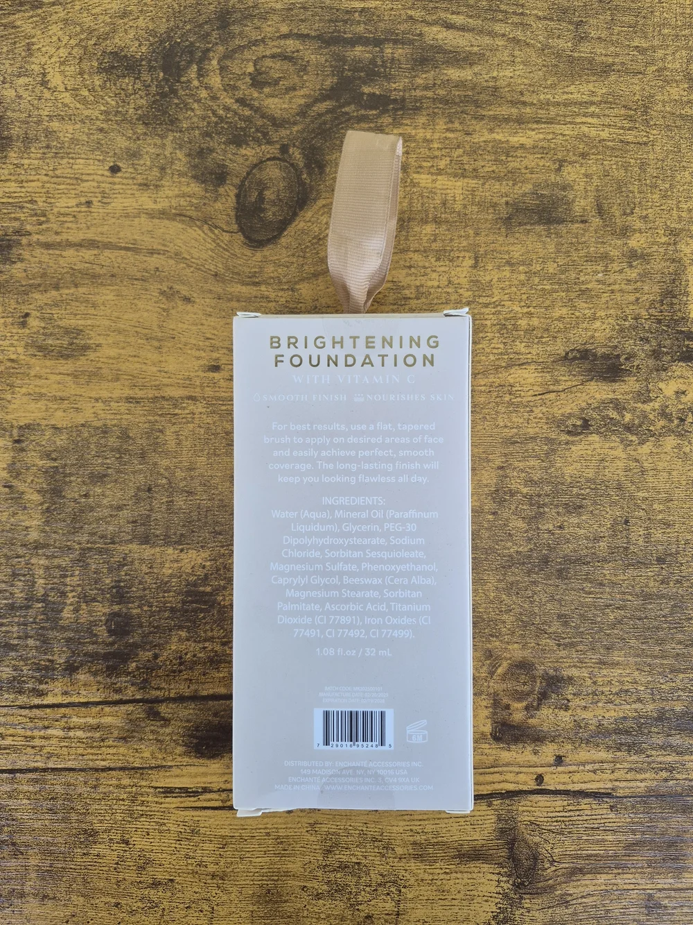 Enchante Brightening Foundation with Vitamin C Light 1.08 oz NIB